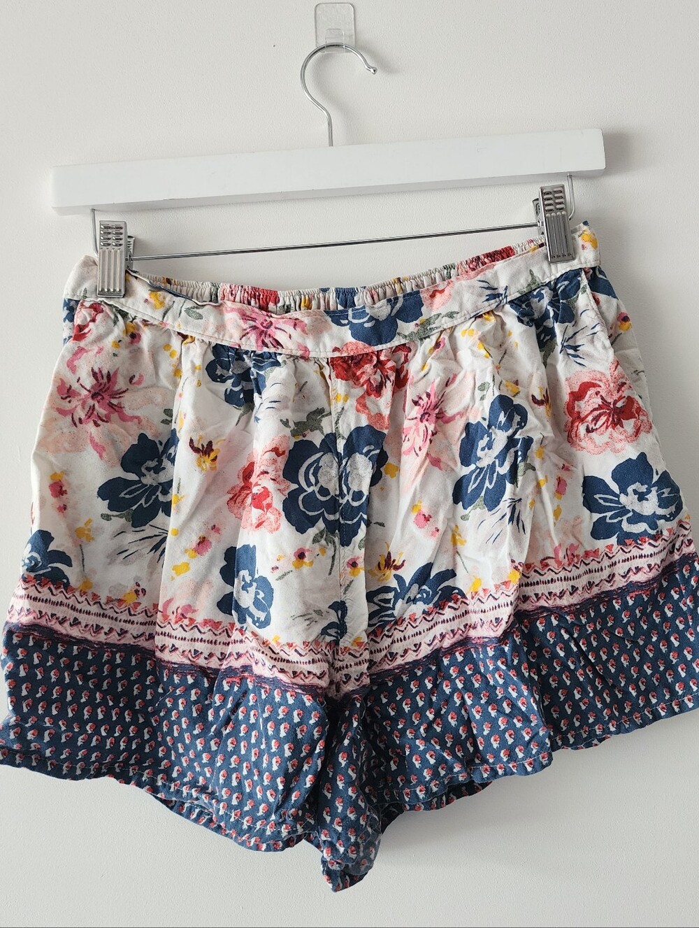 Abercrombie & Fitch Floral Ruffle Border Smocked Shorts Medium Coquette Boho